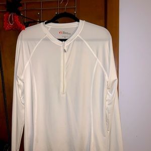 The American Outdoorsman polyester and spandex woman’s top